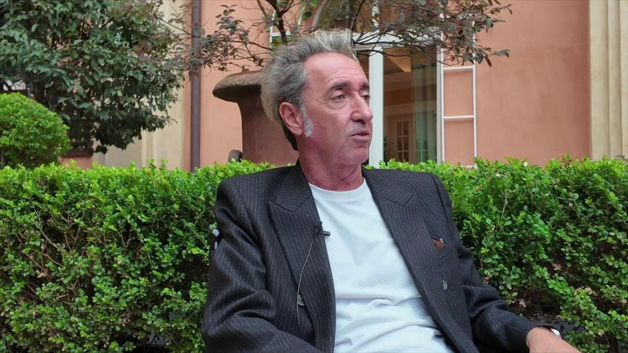A cielo aperto / Paolo Sorrentino: "La mia adolescenza all'insegna del 'non disunitevi', il cinema è la mia vita spericolata"