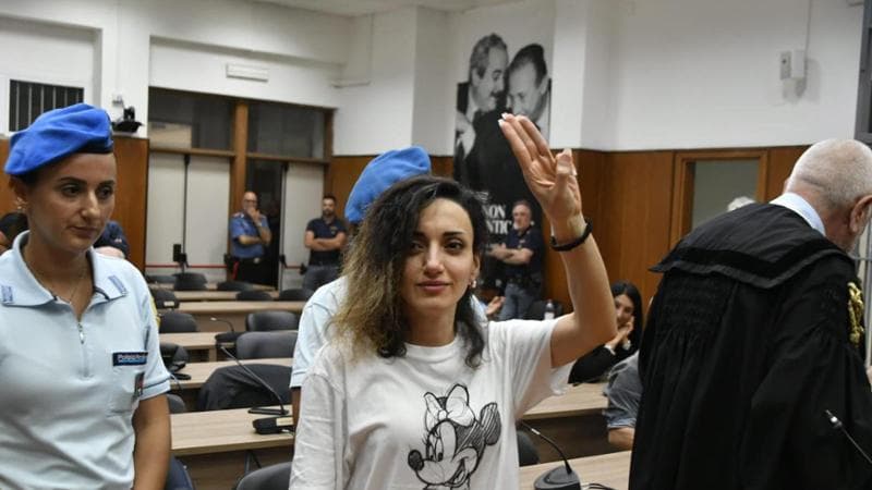 Maysoon Majidi, liberata l’attivista curdo-iraniana accusata di essere una scafista. “E’ stata dura, ma anche in carcere sapevo di non essere sola”