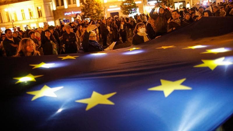 Nella Georgia in bilico. Tbilisi sceglie il suo futuro: nelle urne Ue o Russia