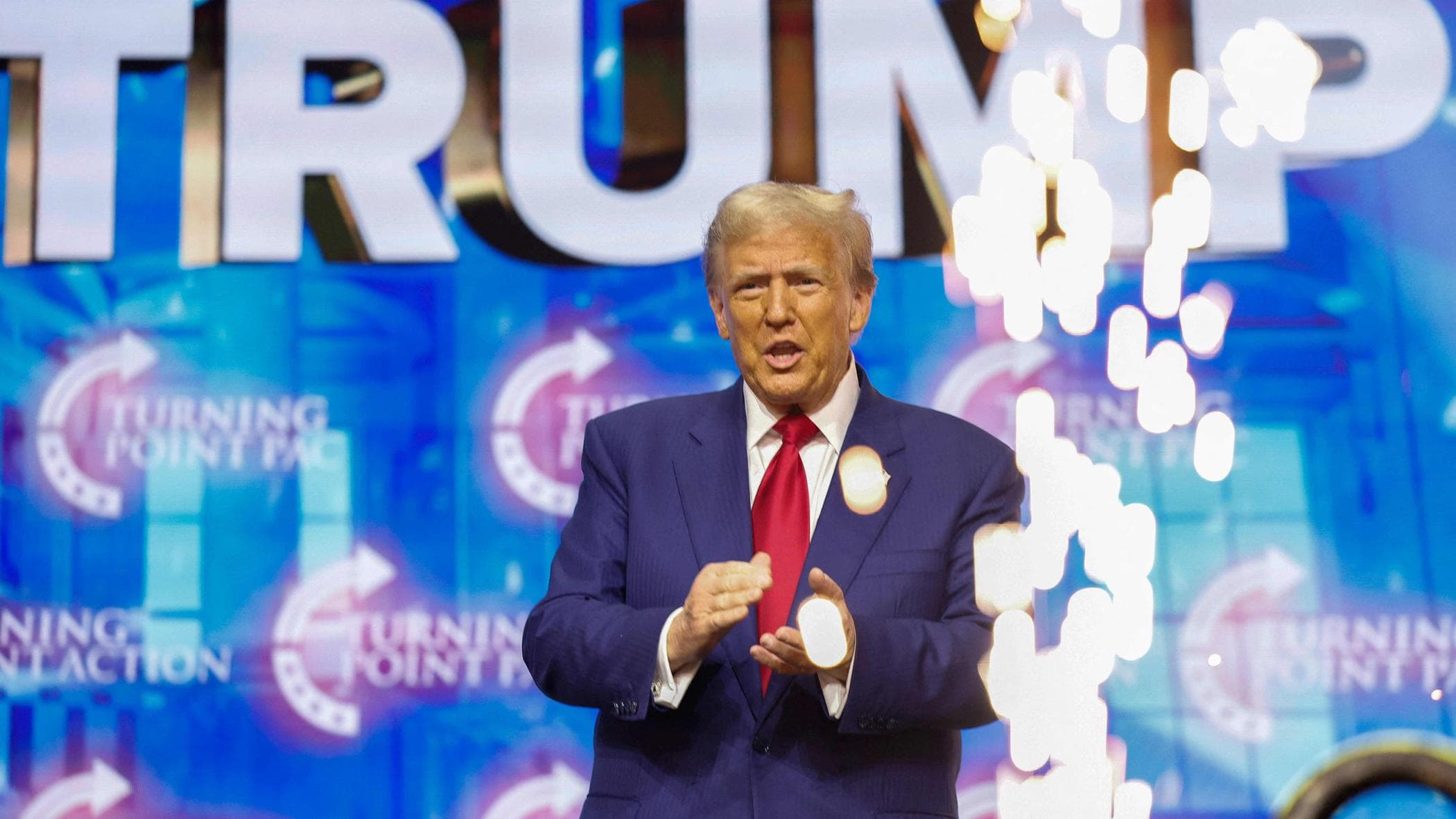 Eski model Donald Trump'ı suçladı: “Trump Tower'da Jeffrey Epstein'la oynadığı sapkın bir oyunda beni taciz etti”