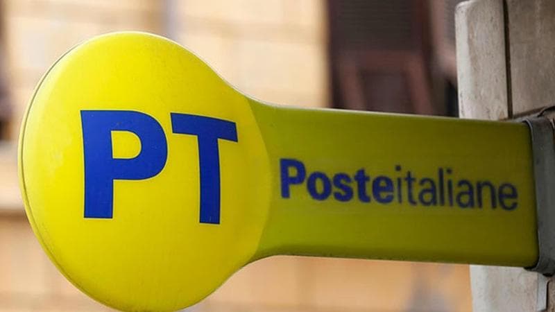 Poste, il governo cerca soci e incassa il via libera delle Fondazioni bancarie
