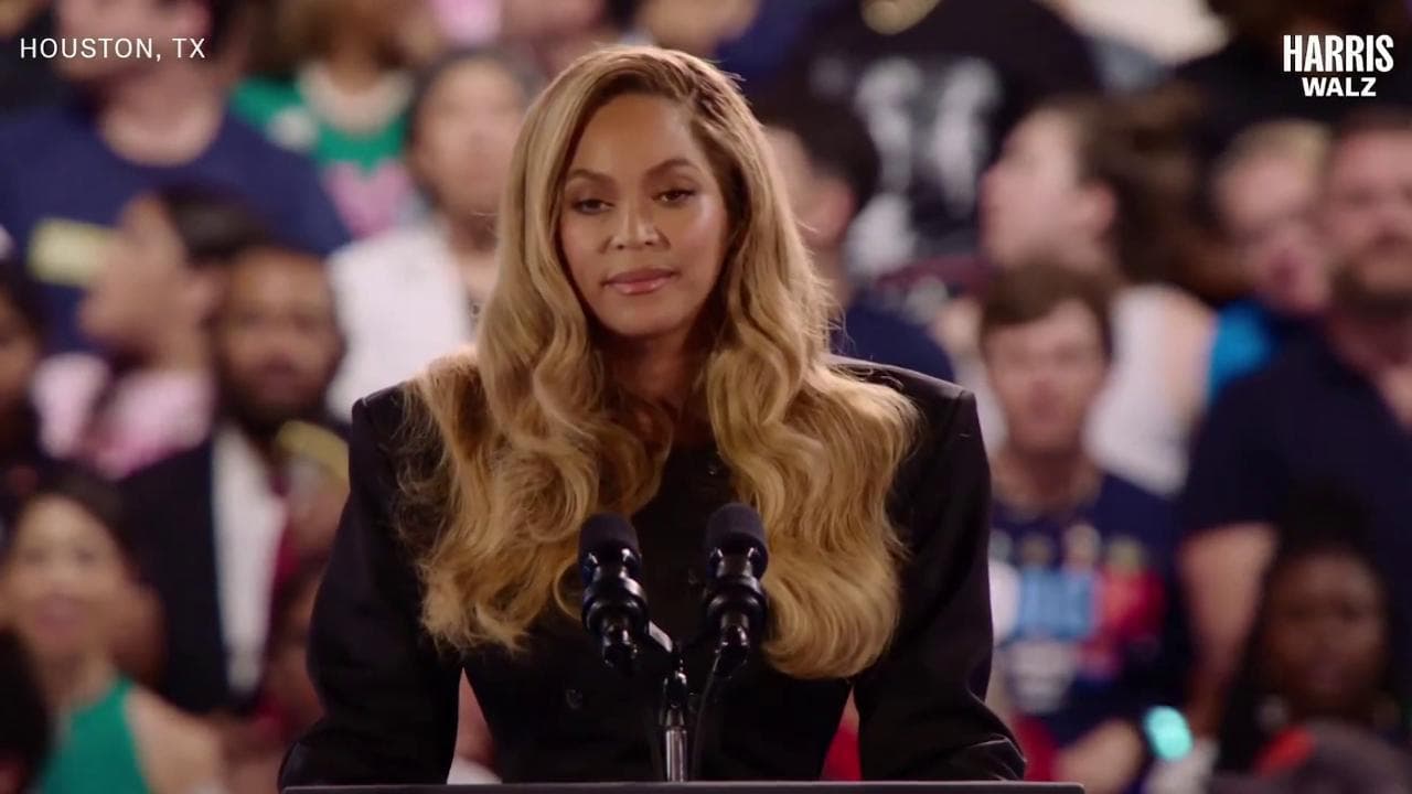 Presidenziali Usa, Beyoncé: "Non sono qui come celebrità ma come madre, votate Harris per le vostre figlie"