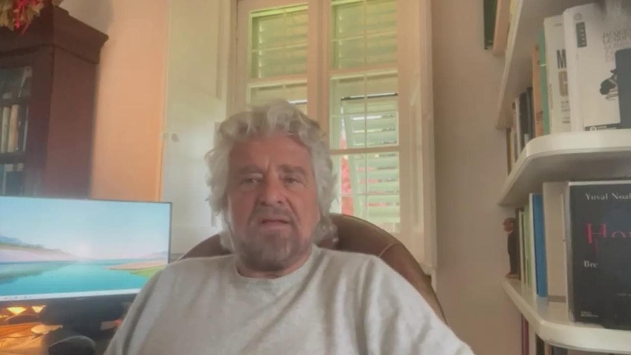 Grillo: "Rivendico il mio diritto all'estinzione del M5S. Conte mago di Oz faccia il suo partito"