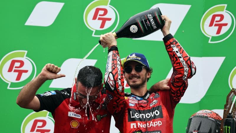 Bagnaia festeggia sul podio