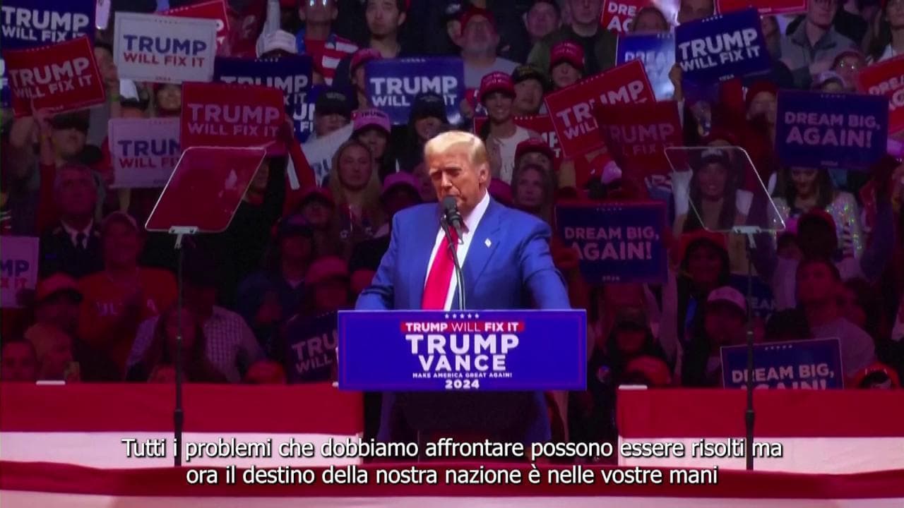 New York, Trump torna nei panni di "The Apprentice": "Kamala, sei licenziata!"