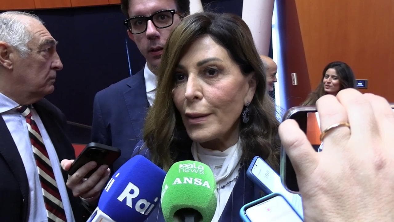 Dossieraggi, Santanchè: "Vorrei sapere chi è il mandante, ho paura di vivere in un Paese dove tutti spiano tutti"