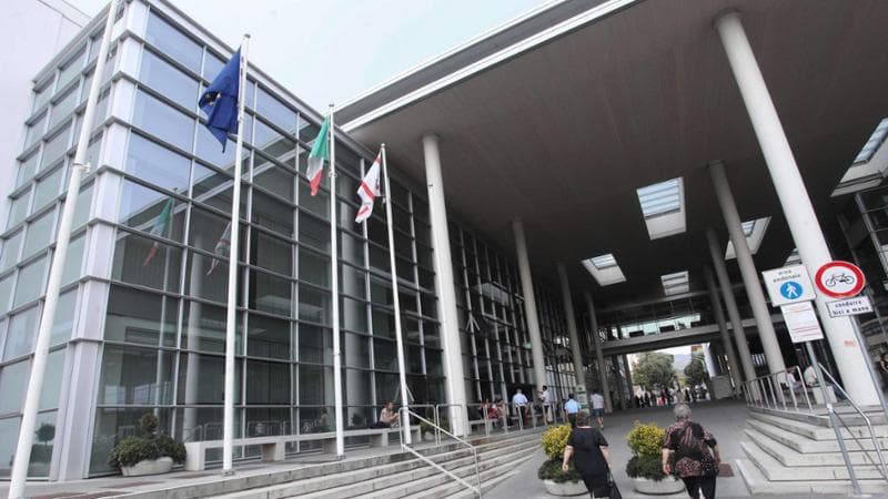 L'ingresso dell'ospedale di Careggi a Firenze
