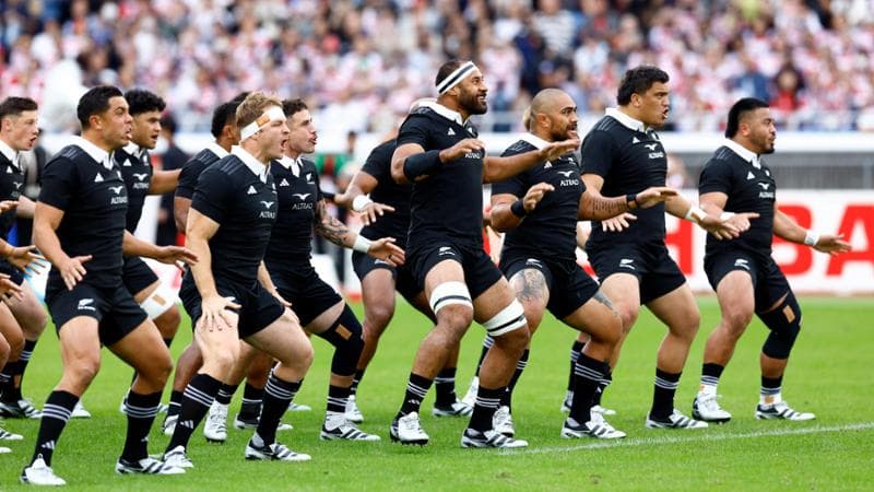 I giocatori della Nuova Zelanda durante la haka