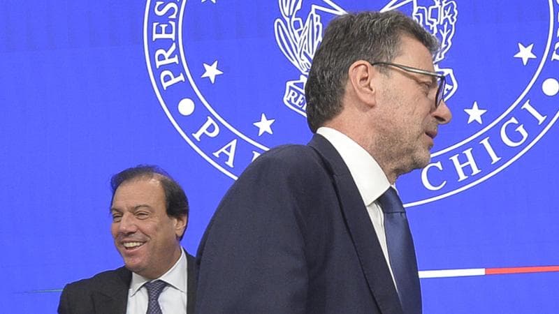 ROMA - Palazzo Chigi conferenza stampa per illustrare la manovra economica del governo sulla legge di bilancio. Nella foto Giancarlo Giorgetti Maurizio Leo (ROMA - 2024-10-16, Stefano Carofei) p.s. la foto e' utilizzabile nel rispetto del contesto in cui e' stata scattata, e senza intento diffamatorio del decoro delle persone rappresentate
