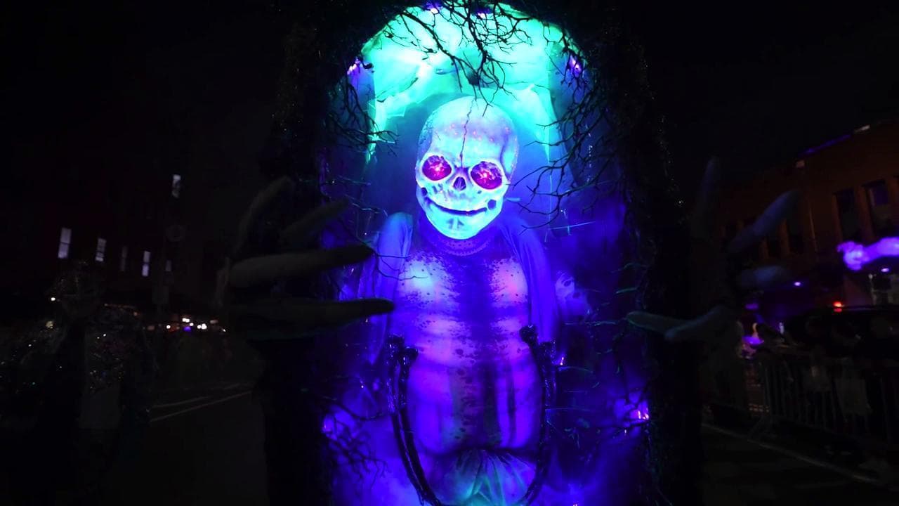 Streghe, mostri e Michael Jackson: New York balla Halloween