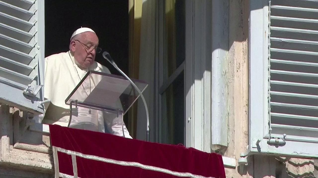 Alluvione in Spagna, il dolore del Papa: "Prego per le vittime e i soccorritori"