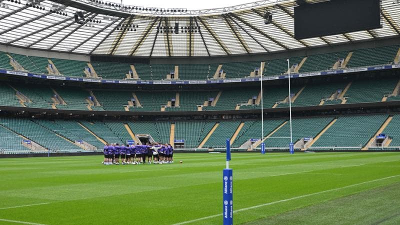 I giocatori dell'Inghilterra in allenamento a Twickenham