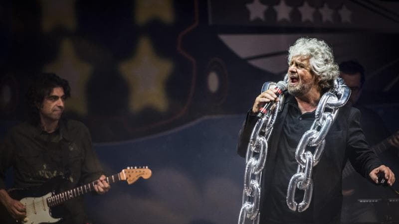 M5S, nuova provocazione di Grillo con Conte: “Persone che pensiamo siano vere sono false”
