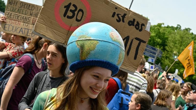 Berlino, giovani manifestano per il clima

