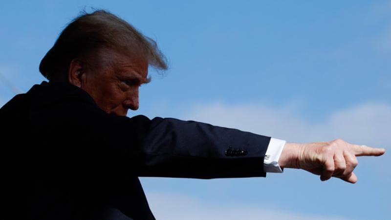 La strategia di Trump, dichiararsi subito vincitore: “Poi sarà battaglia legale”