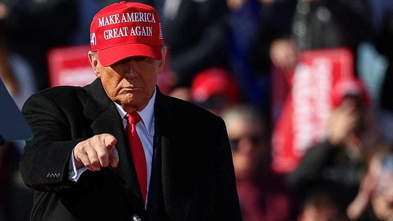 Trump: “Vogliono rubarci le elezioni”. E invoca spari sui giornalisti