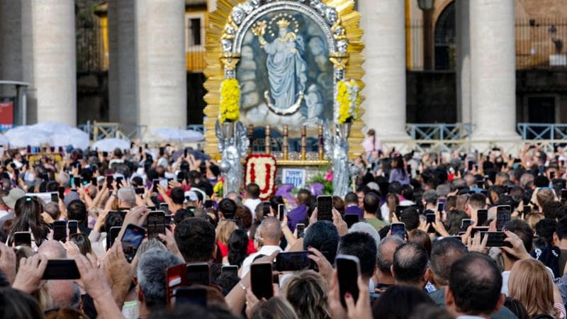Città del Vaticano, 27 ottobre: fedeli in piazza San Pietro