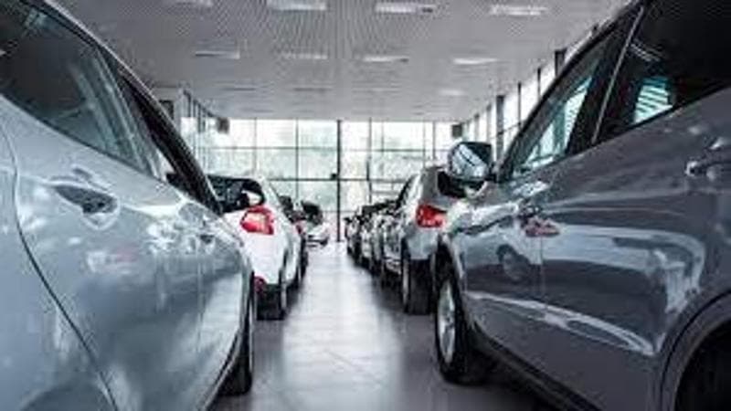 Mercato auto ancora in rosso: a ottobre giù del 9%