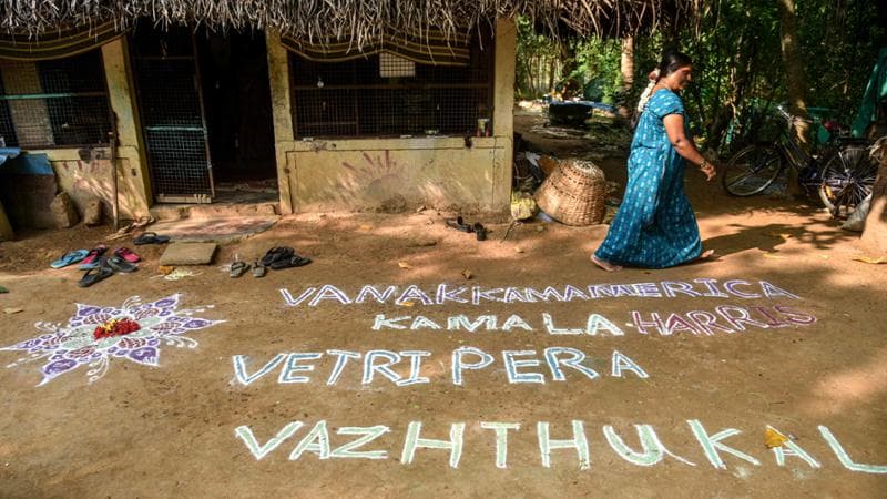 Nel villaggio di origine di Kamala Harris in India le ragazze entrano in politica per imitarla
