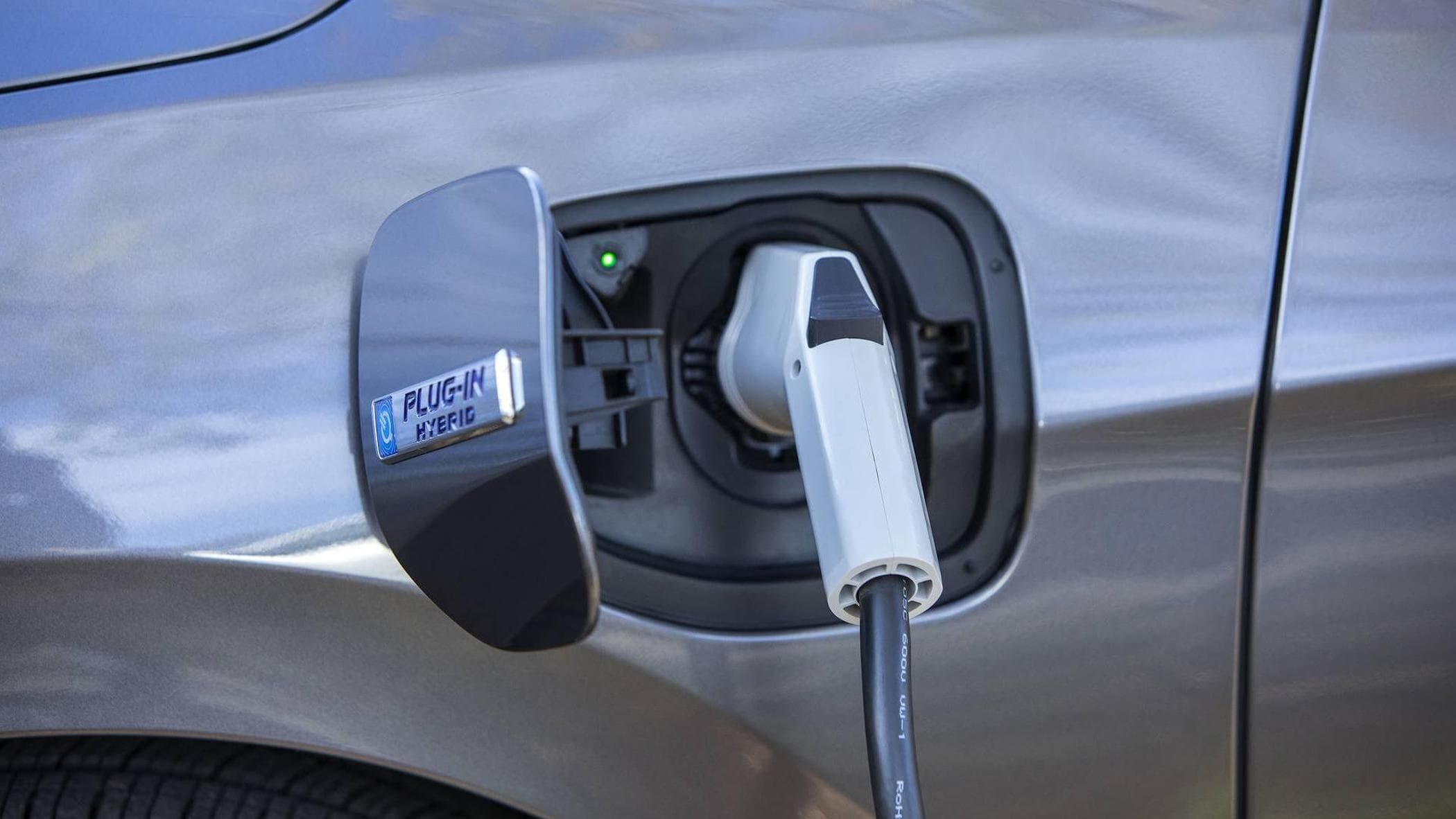 プラグイン ハイブリッド、CATL 革命: 電気のみで航続距離 400 km のスーパーバッテリーが登場