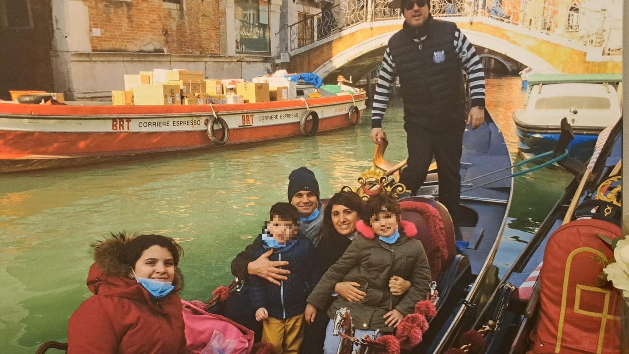 Padua, cinayetten soruşturma altında olan bir doktora ölmekte olan bir kıza yardım etmedi. Anne Silvia Doni: “Kızım sanki yeniden ölmüş gibi”