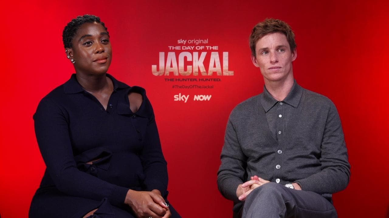 "The day of the jackal", Eddie Redmayne e Lashana Lynch nella serie dal romanzo di Forsyth. L'intervista