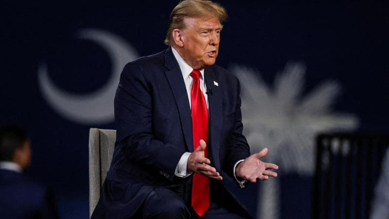 Trump prepara la più grande deportazione di massa del Paese: caccia ai clandestini e stretta sull’immigrazione