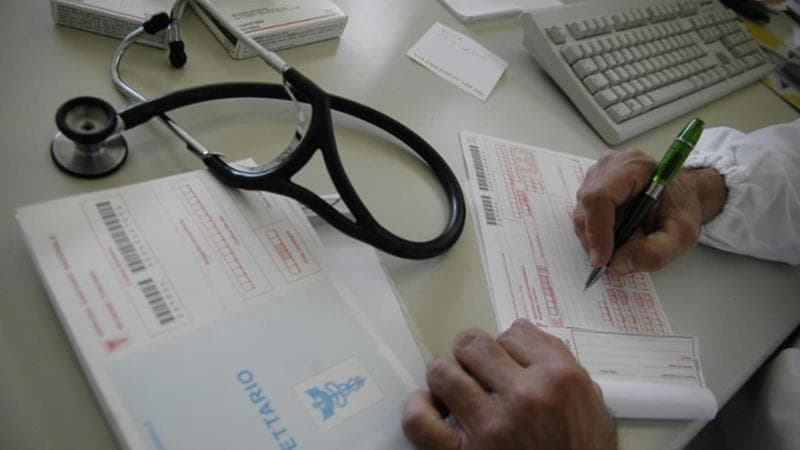 Sanità, addio ricetta bianca: d’ora in poi la prescrizione arriverà su Whatsapp