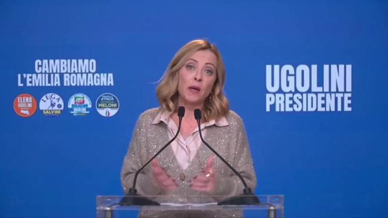 La gaffe di Meloni: "Con me la disoccupazione femminile ai massimi di sempre"