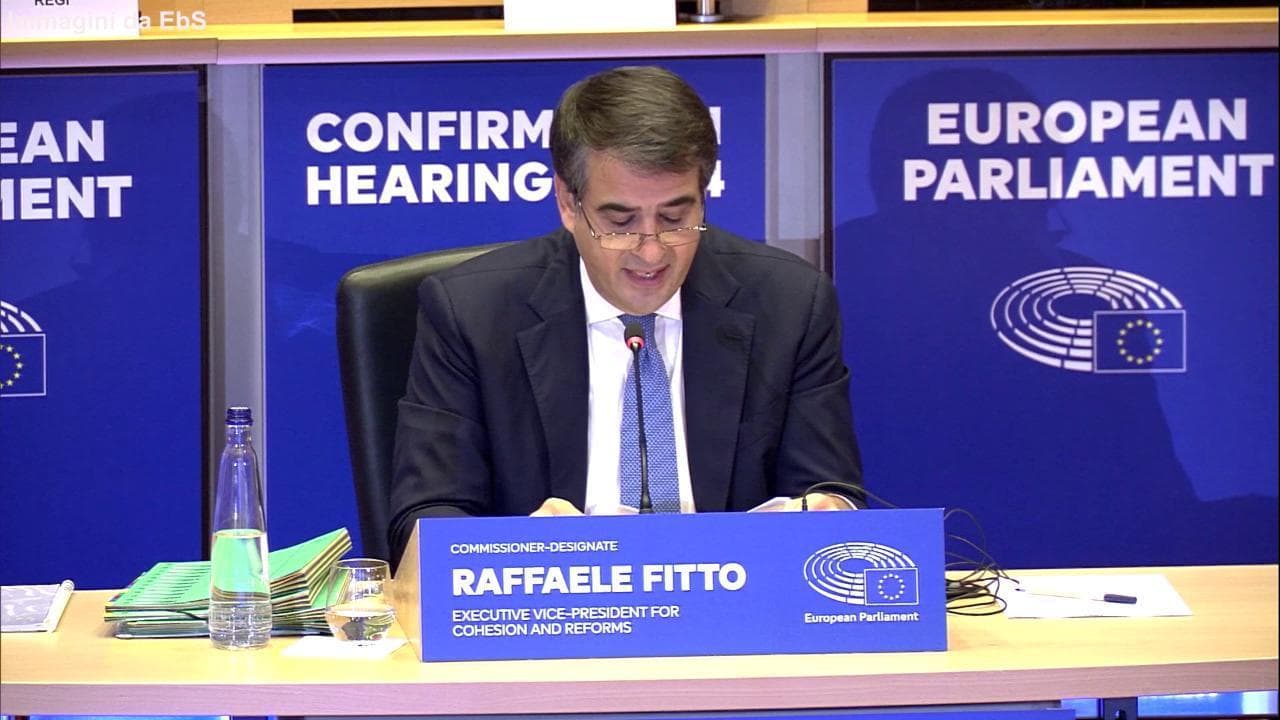 Fitto al Parlamento Ue: "Qui per rappresentare l'Europa, non un singolo partito o l'Italia"