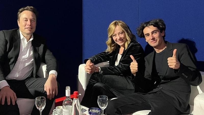 Andrea Stroppa, Giorgia Meloni e Elon Musk&nbsp;ad Atreju il 16 dicembre 2023&nbsp;
