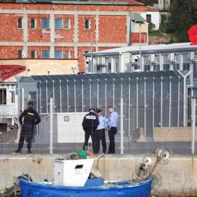 Albania, la mossa di FdI per esautorare i tribunali. “Decida la Corte d’appello”