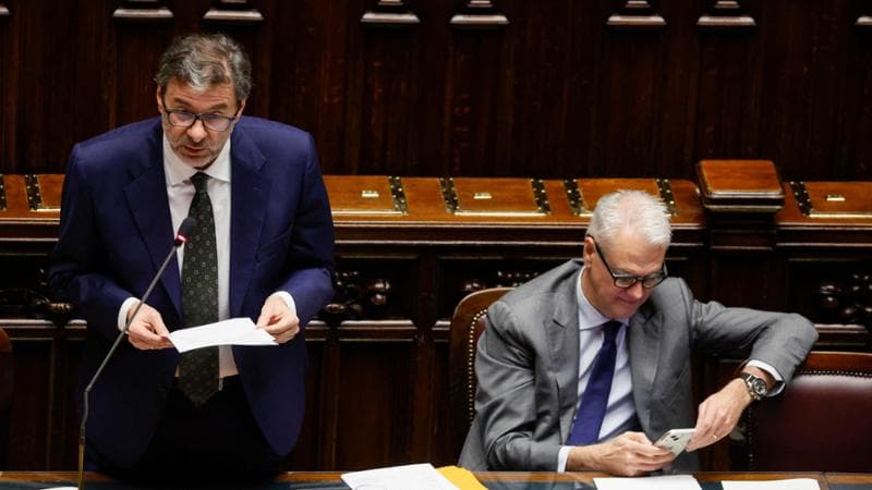 Il ministro dell'Economia, Giancarlo Giorgetti (a sinistra) e dello della Pa, Paolo Zangrillo

