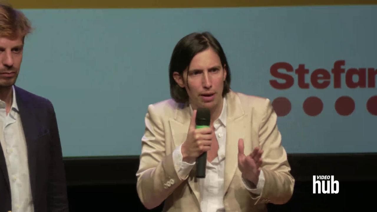 Schlein: "C'è una bella differenza tra una leadership femminile e una femminista"