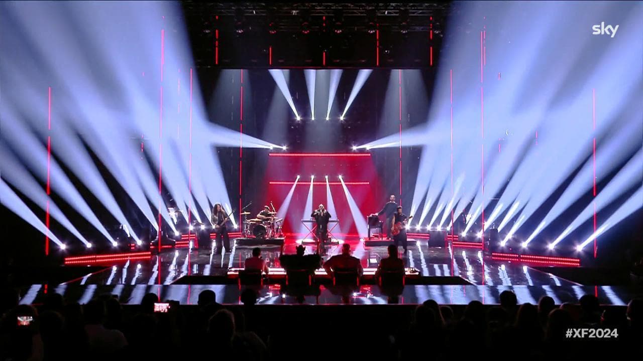 X Factor, tutti in piedi per i Negramaro ospiti del quarto Live