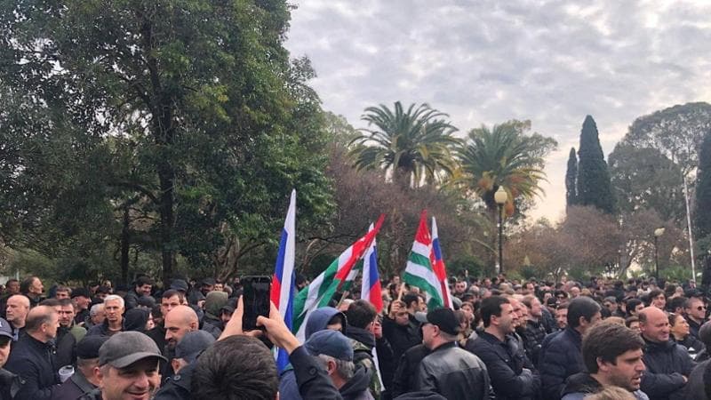 Abkhazia, rivolta anti-Mosca nella repubblica separatista filorussa della Georgia