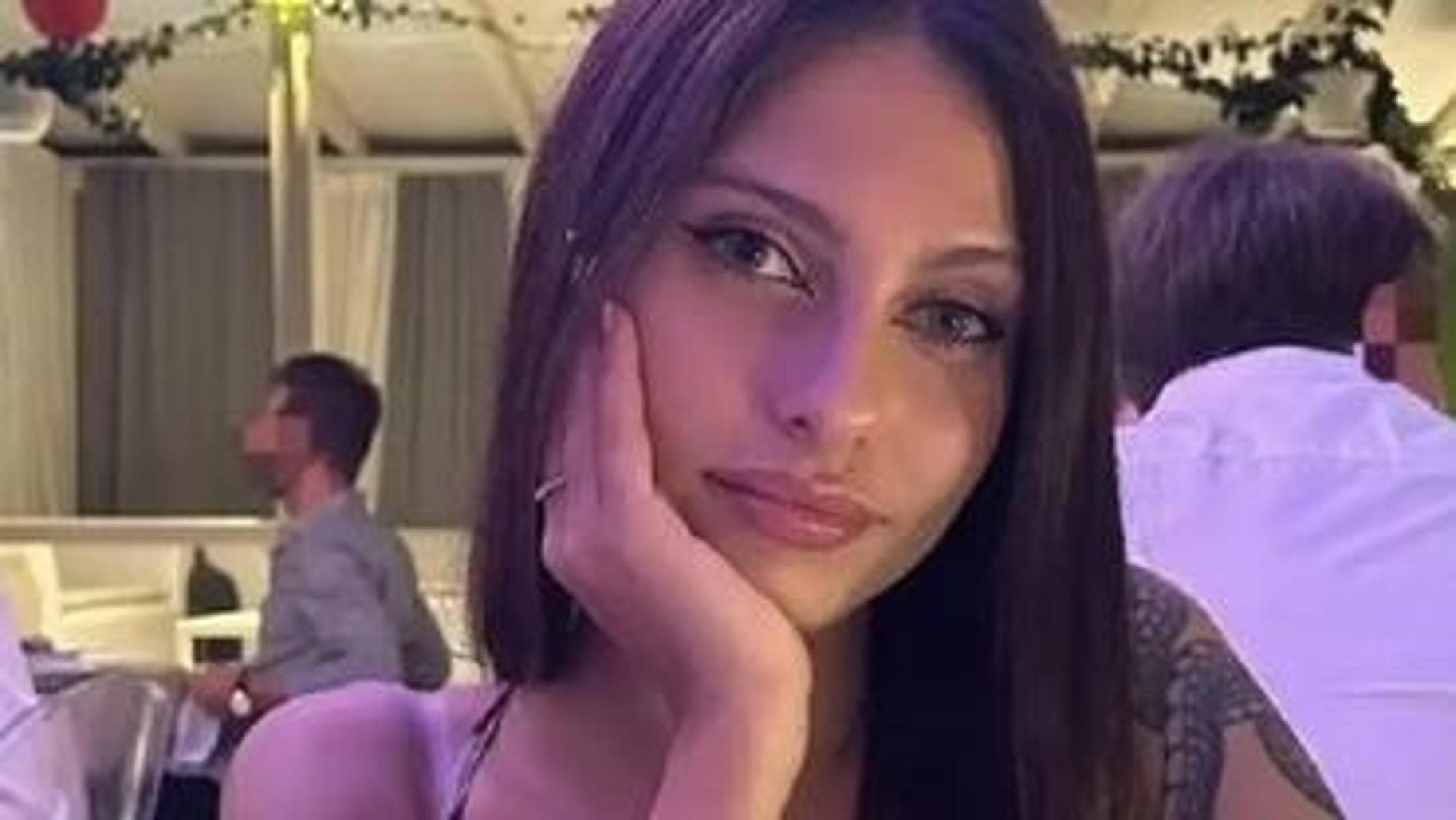 22 yaşındaki Udine, 5 yıl önce kız kardeşinin öldüğü yerde trafik kazasında hayatını kaybetti