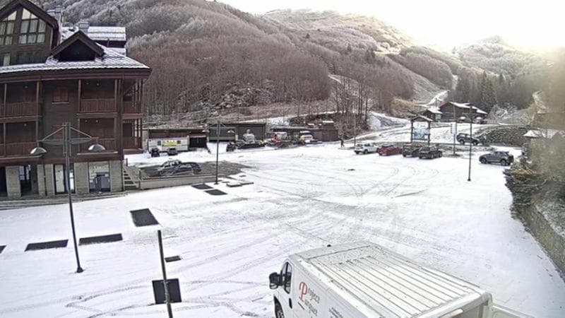 Previsioni meteo, perturbazione invernale in arrivo sull'Italia: pioggia, vento e neve a bassa quota