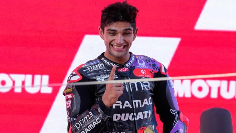 Jorge Martin festeggia la conquista del titolo