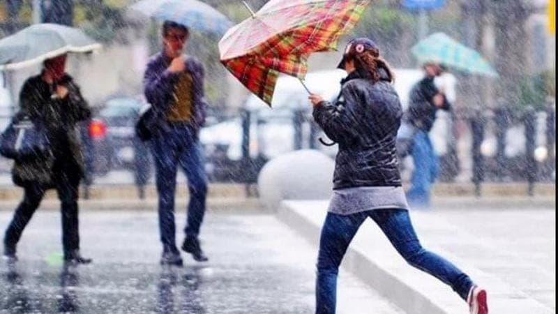 Previsioni meteo, maltempo in tutta Italia: piogge, venti forti e neve in pianura