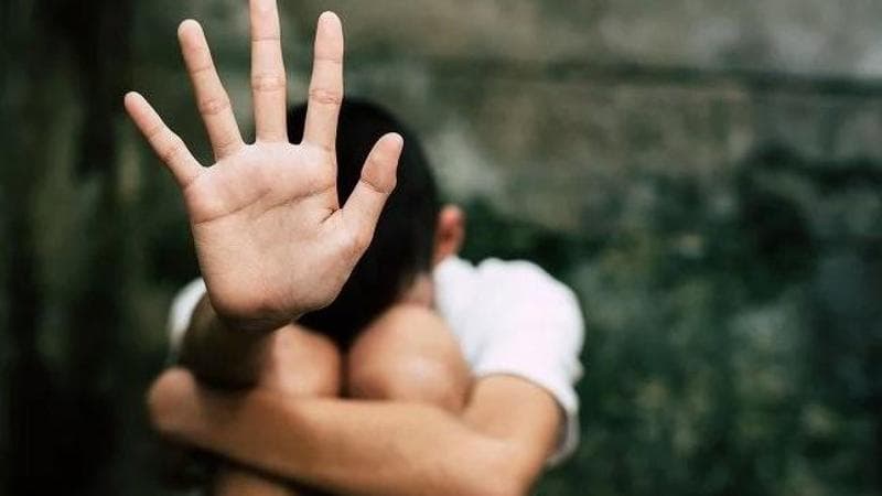 Telefono Azzurro, abusi sui minori: 2.700 chiamate nel 2024. “La nuova minaccia è l’IA generativa”