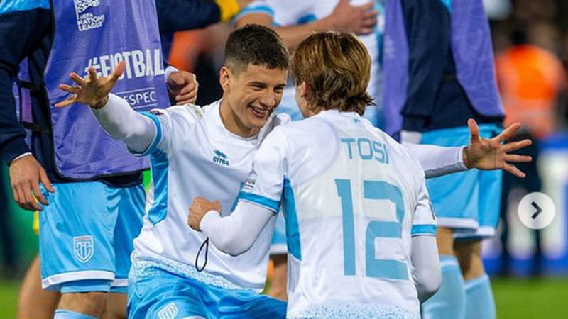La gioia dei calciatori di San Marino dopo la vittoria storica