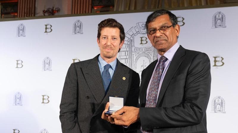 L'economista&nbsp;Raghuram Rajan con il presidente di Banca Ifis&nbsp;Ernesto F&uuml;rstenberg Fassio&nbsp;alla consegna del Premio Bancor, organizzato dalla stessa banca con l'Associazione Guido Carli
