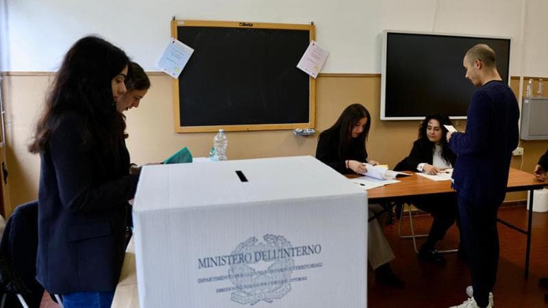 Istituto Cattaneo: gli elettori Pd gli unici a non essersi astenuti. Parte del Terzo Polo va destra