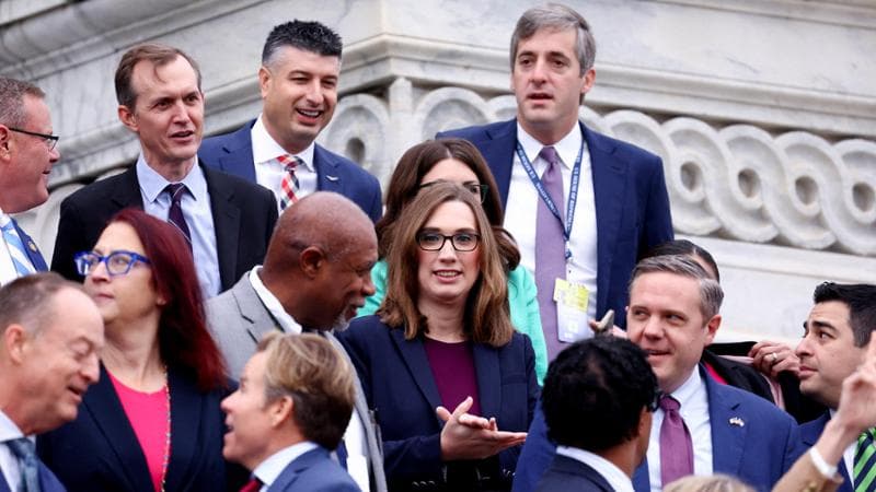 Usa, niente bagno delle donne per la deputata transgender: guerra dei trumpiani a Capitol Hill