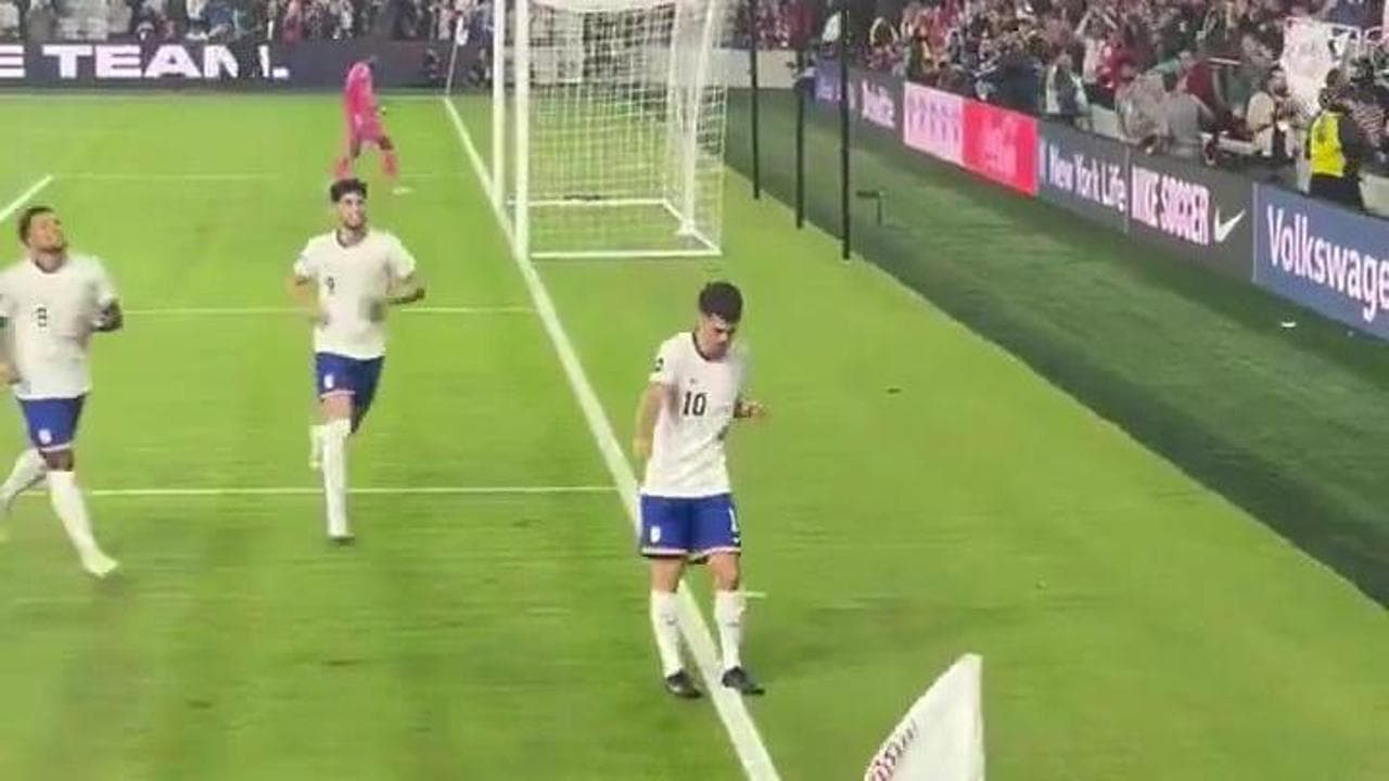 La Trump dance spopola anche nel calcio: la mima il milanista Christian Pulisic