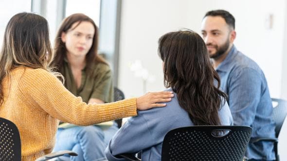 Molestie sul lavoro: il 40% delle donne subisce contatti indesiderati, ancor più se manager