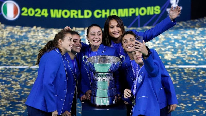 Le azzurre festeggiano la vittoria