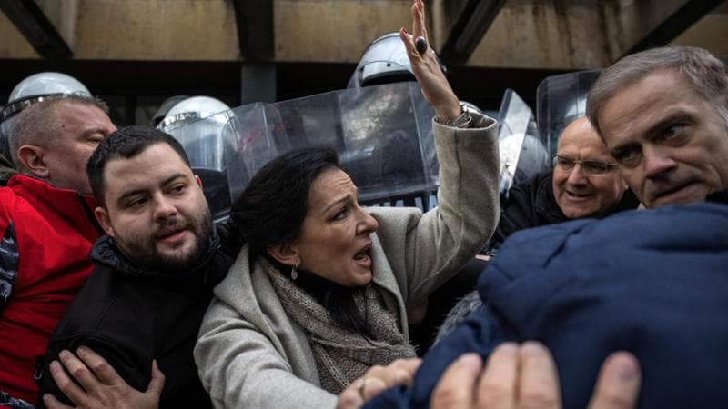 Serbi in rivolta contro la corruzione: nel mirino i progetti finanziati dalla Cina