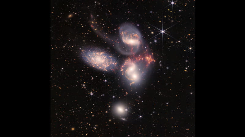 Il quintetto osservato dal telescopio spaziale James Webb. NASA, ESA, CSA, and STScI